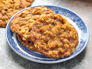 Oatmeal Cookies with Ginger and Molasses